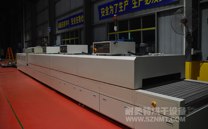 通訊行業(yè)TP觸摸屏隧道式烘干爐